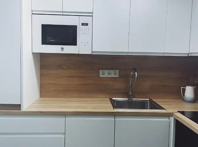 Martalia Namar Centro * Ρόντα